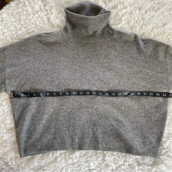 Madewell | Cashmere Grey Turtleneck Sweater, Like New, size Large - Picture 9 of 11
